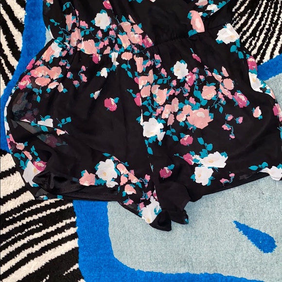 SHORT ROMPER - Picture 3 of 5